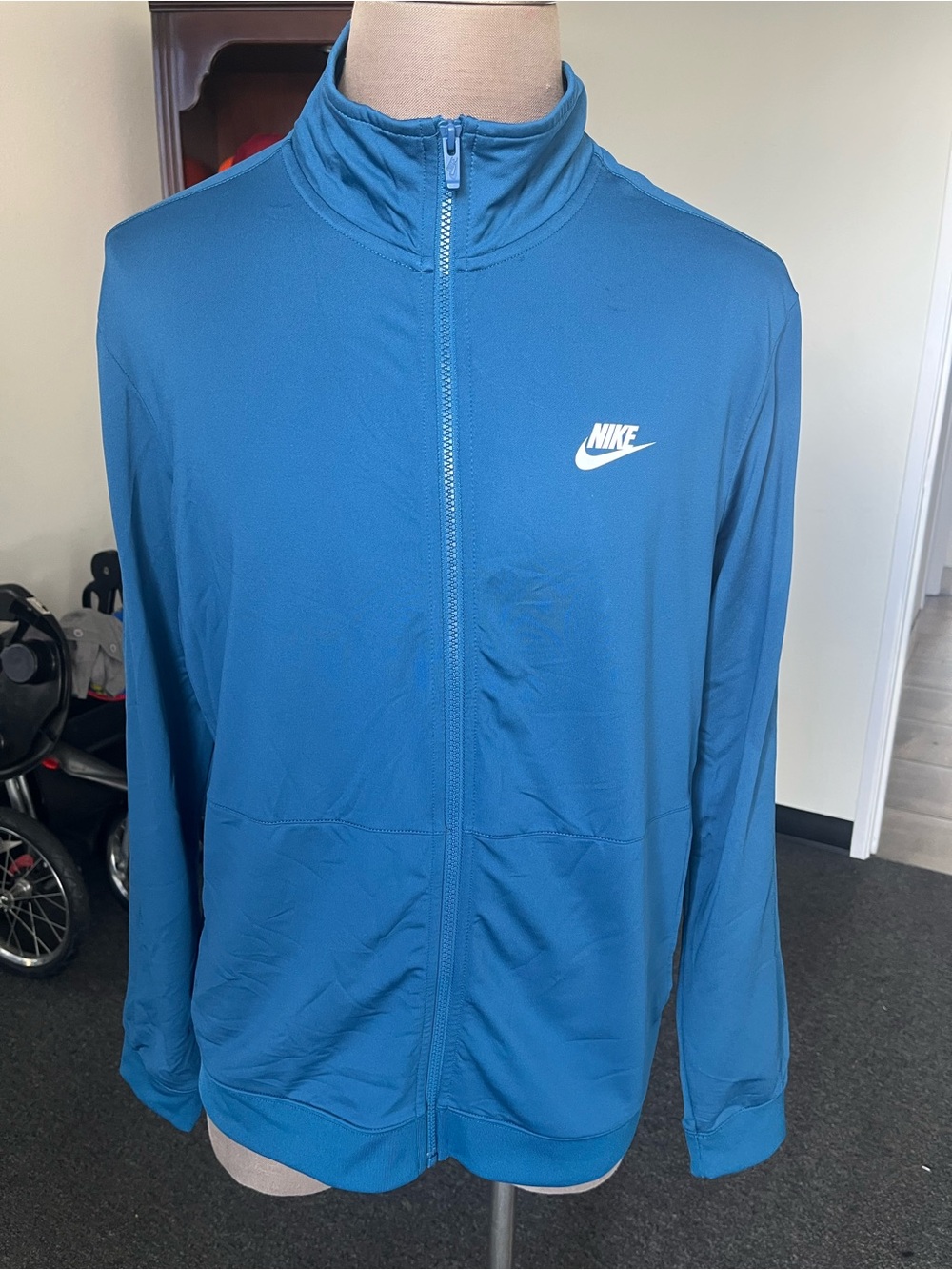 Nike Men’s Blue Full-Zip Performance Jacket - Picture 2 of 9